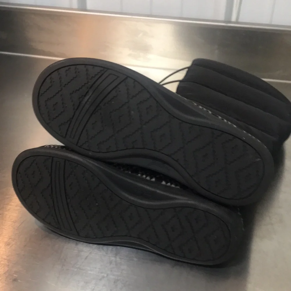 New Women’s Black Winter Quilted‎ Pull-On Boots